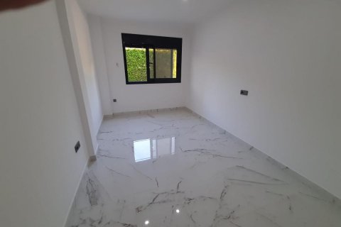 Villa à vendre Alicante, Espagne, 4 chambres, 250 m2 No. 112941 - photo 21