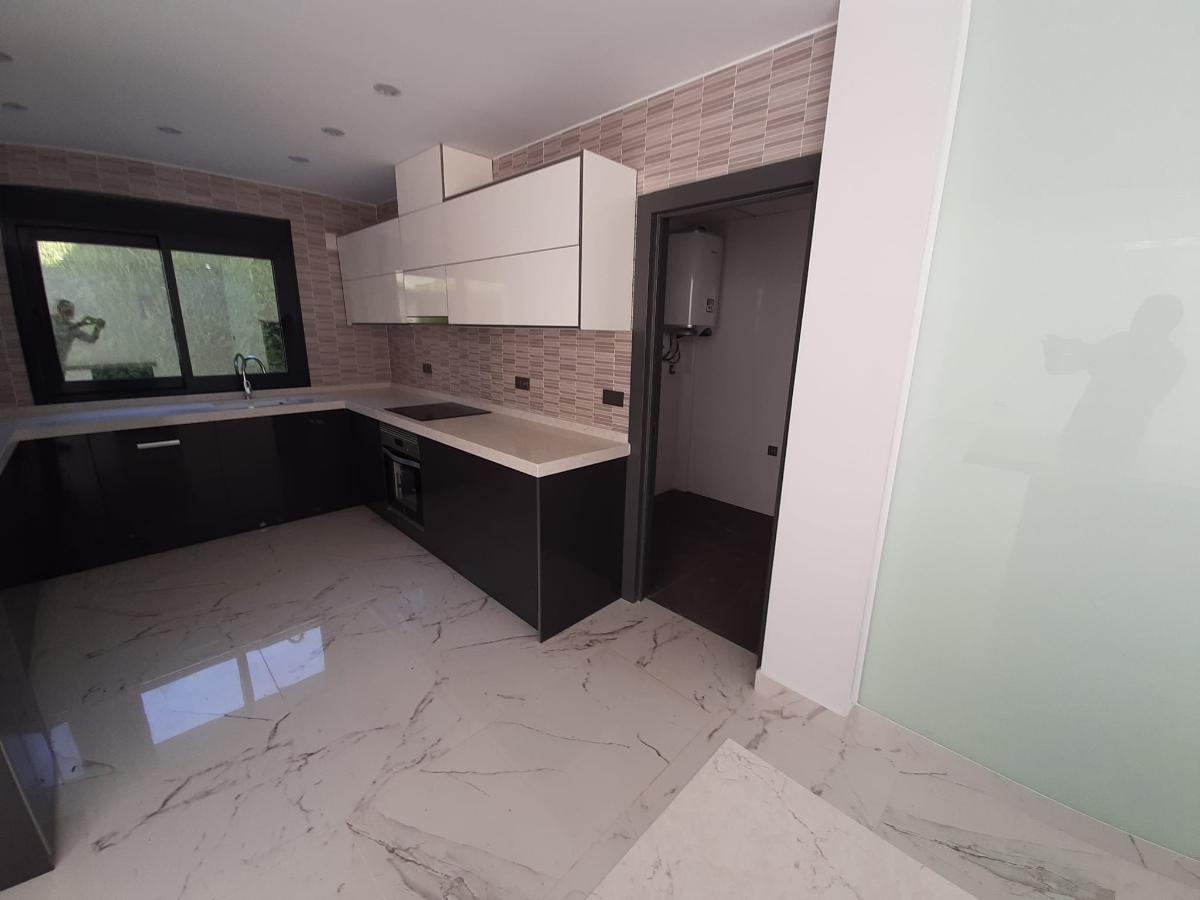 Villa in Alicante, Spain 4 bedrooms, 235 sq.m. No. 112941
