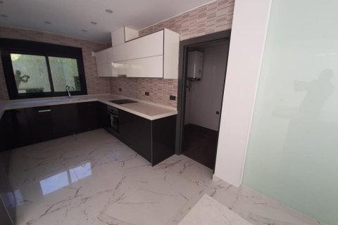 Villa à vendre Alicante, Espagne, 4 chambres, 250 m2 No. 112941 - photo 16