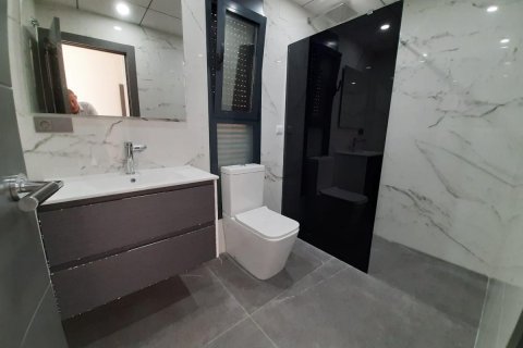 Villa à vendre Alicante, Espagne, 4 chambres, 250 m2 No. 112941 - photo 8