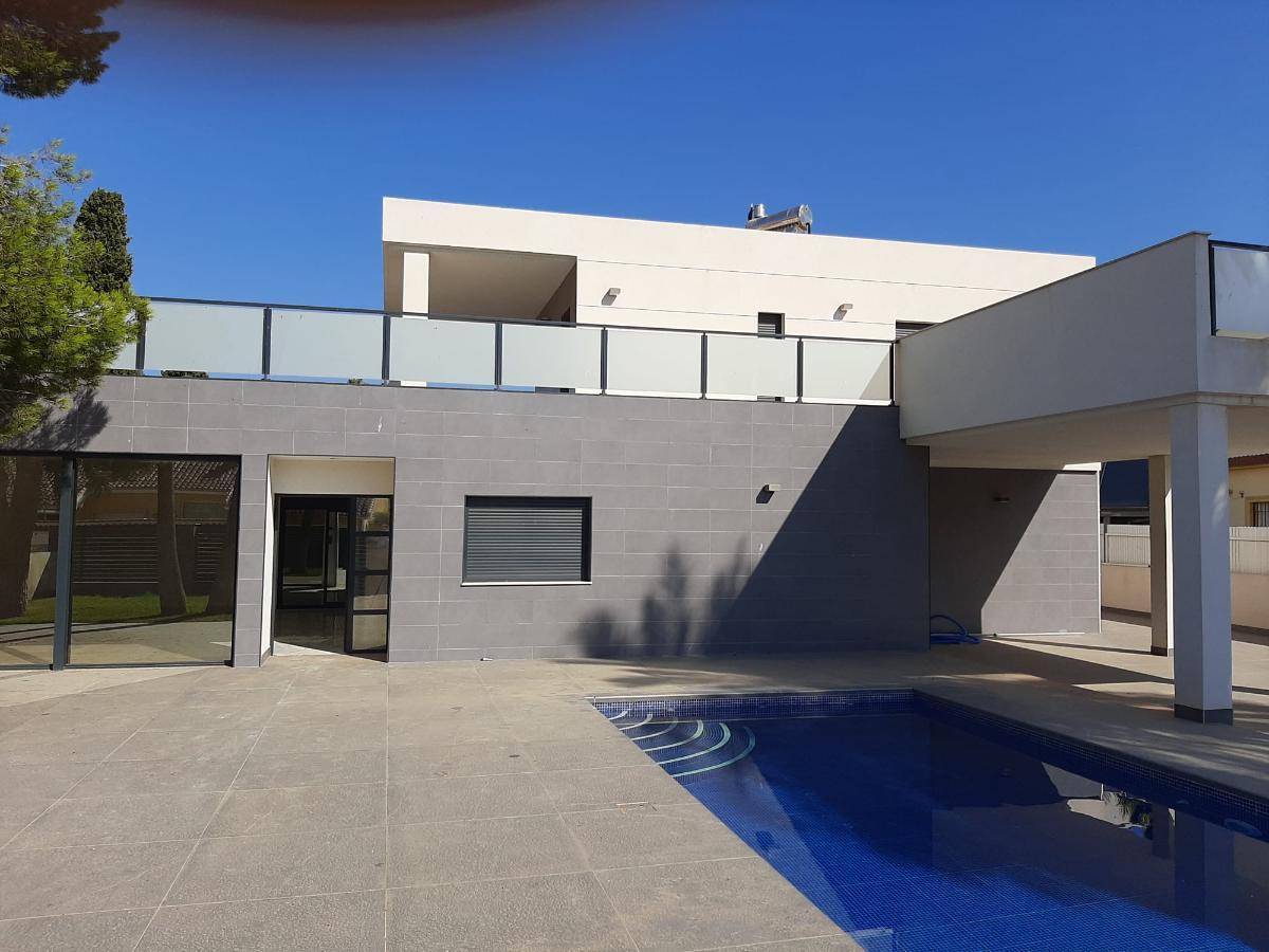 Villa in Alicante, Spain 4 bedrooms, 235 sq.m. No. 112941