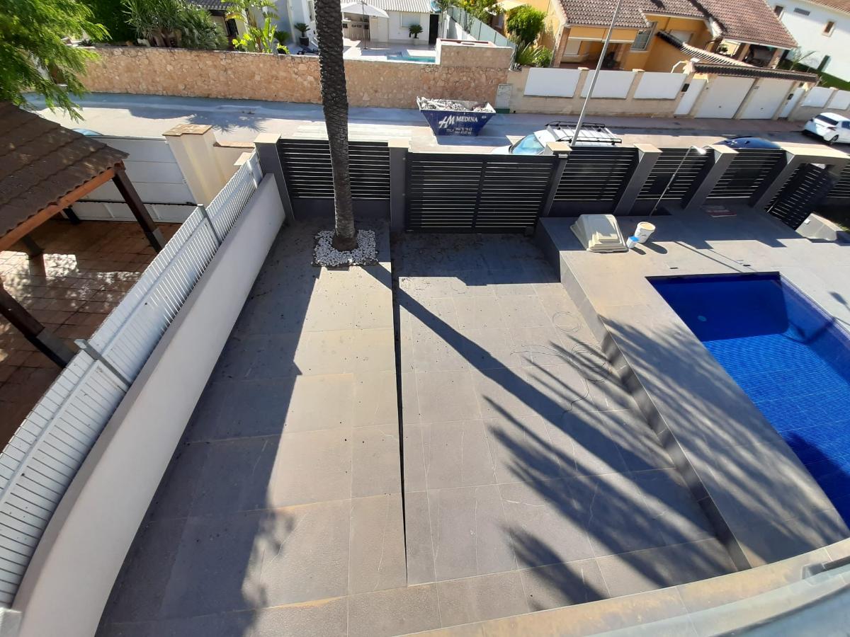 Villa in Alicante, Spain 4 bedrooms, 235 sq.m. No. 112941