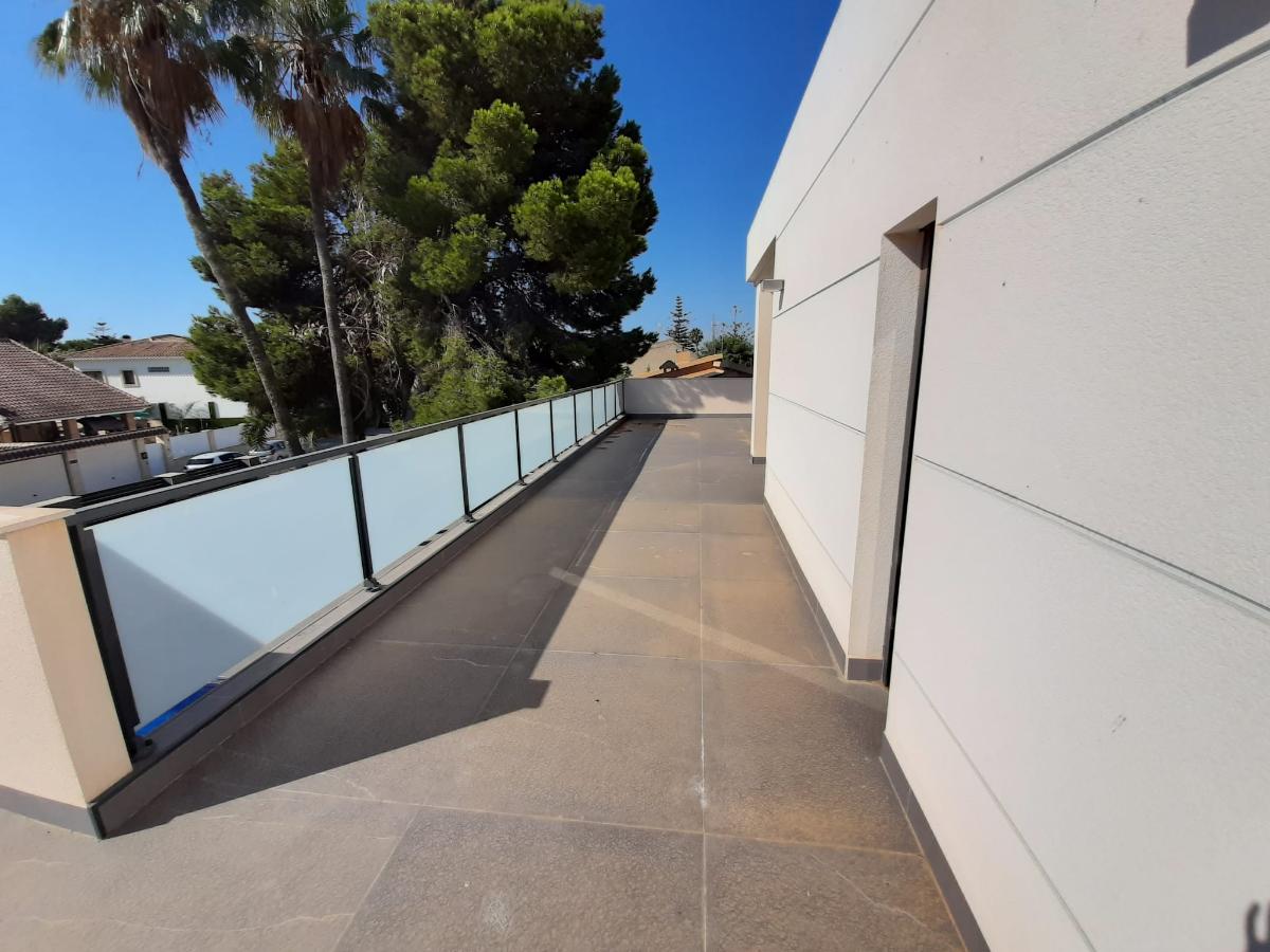 Villa in Alicante, Spain 4 bedrooms, 235 sq.m. No. 112941