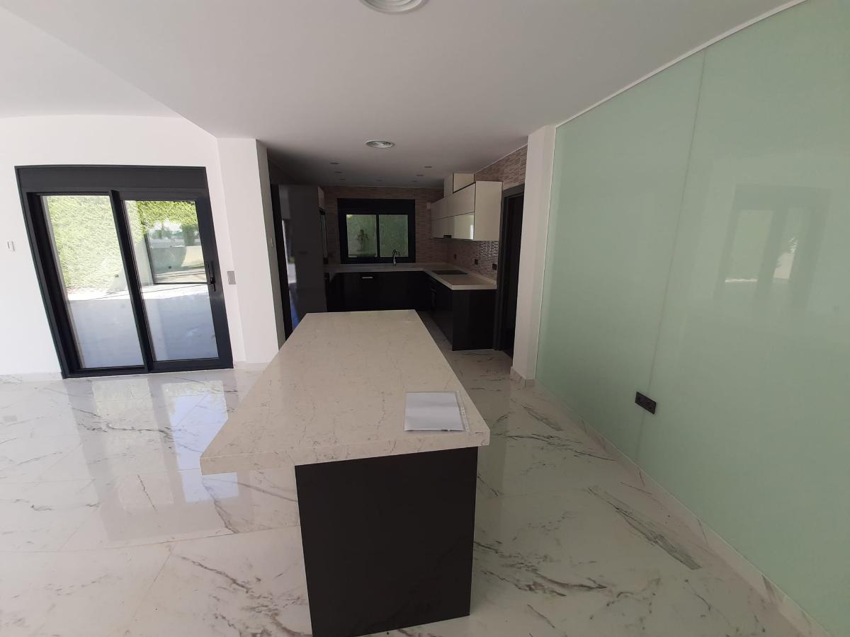 Villa in Alicante, Spain 4 bedrooms, 235 sq.m. No. 112941