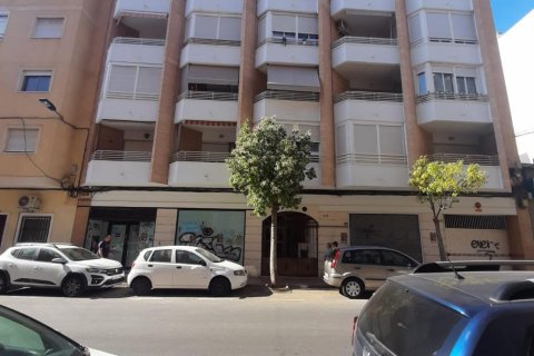 Huoneisto myytävänä Torrevieja, Alicante, Espanja, 3 makuuhuonetta, 1 m2 No. 112940 - kuva 1