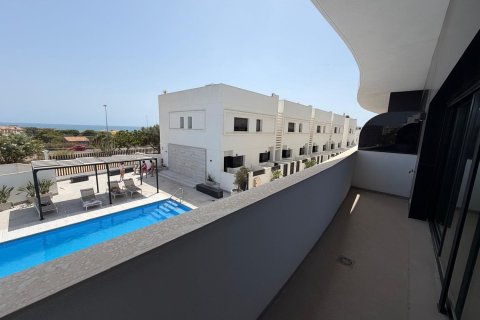 Tvåvåningslägenhet till salu i Guardamar del Segura, Alicante, Spanien 4 sovrum, 160 kvm. Nr. 196332 - foto 27