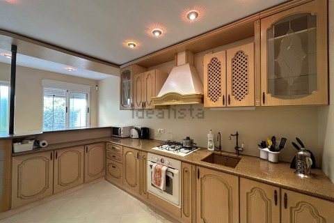 Villa till salu i Guardamar del Segura, Alicante, Spanien 5 sovrum, 216 kvm. Nr. 196333 - foto 7