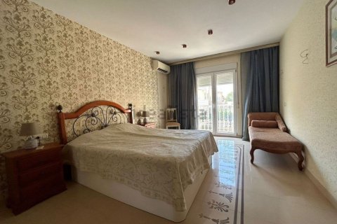 Villa till salu i Guardamar del Segura, Alicante, Spanien 5 sovrum, 216 kvm. Nr. 196333 - foto 25