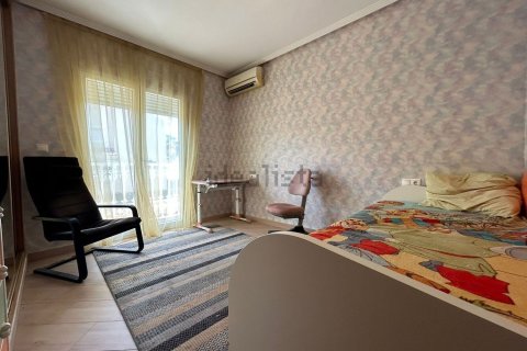 Villa till salu i Guardamar del Segura, Alicante, Spanien 5 sovrum, 216 kvm. Nr. 196333 - foto 10