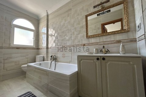 Villa till salu i Guardamar del Segura, Alicante, Spanien 5 sovrum, 216 kvm. Nr. 196333 - foto 15