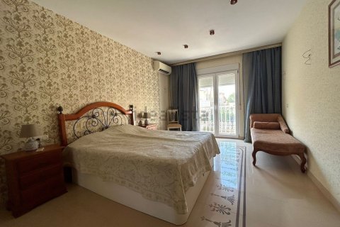 Villa till salu i Guardamar del Segura, Alicante, Spanien 5 sovrum, 216 kvm. Nr. 196333 - foto 11
