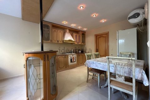 Villa till salu i Guardamar del Segura, Alicante, Spanien 5 sovrum, 216 kvm. Nr. 196333 - foto 6