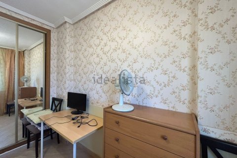 Villa till salu i Guardamar del Segura, Alicante, Spanien 5 sovrum, 216 kvm. Nr. 196333 - foto 12