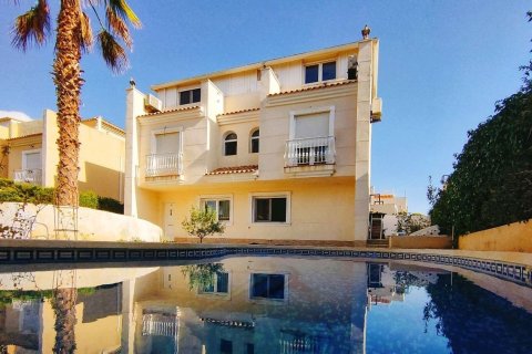Villa i Guardamar del Segura, Alicante, Spanien 5 sovrum, 216 kvm. Nr. 196333