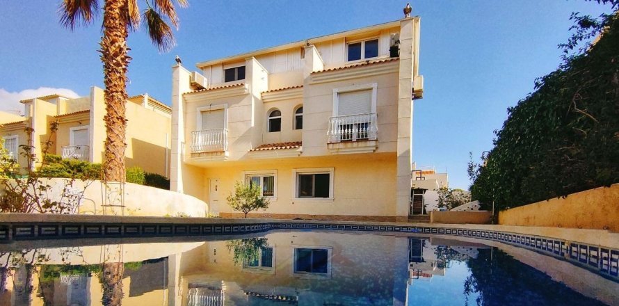 Villa i Guardamar del Segura, Alicante, Spanien 5 sovrum, 216 kvm. Nr. 196333