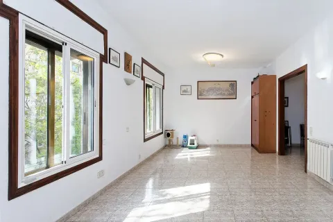 Apartamento en venta en Barcelona, España 5 dormitorios, 165 m2 No. 140963 - foto 1