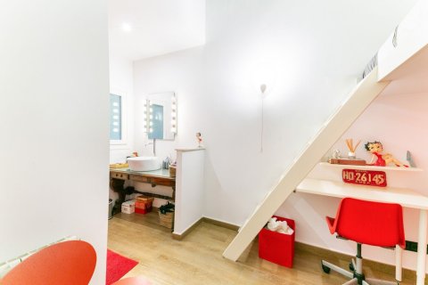 Apartamento en venta en Barcelona, España 7 dormitorios, No. 140962 - foto 22