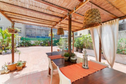 Apartamento en venta en Barcelona, España 7 dormitorios, No. 140962 - foto 6