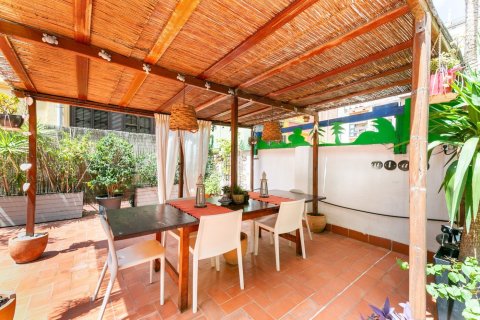 Apartamento en venta en Barcelona, España 7 dormitorios, No. 140962 - foto 5