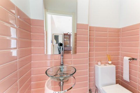 Apartamento en venta en Barcelona, España 7 dormitorios, No. 140962 - foto 24