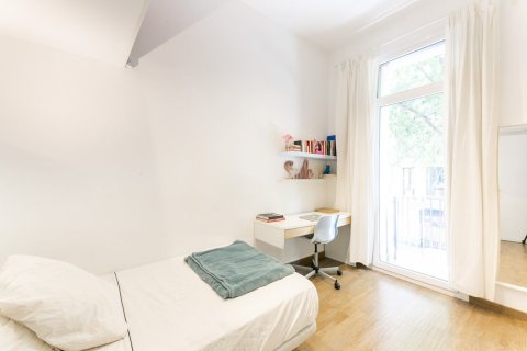 Apartamento en venta en Barcelona, España 7 dormitorios, No. 140962 - foto 12