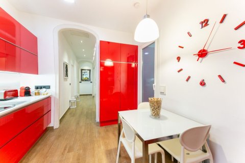 Apartamento en venta en Barcelona, España 7 dormitorios, No. 140962 - foto 11