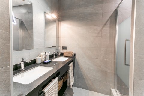 Apartamento en venta en Barcelona, España 7 dormitorios, No. 140962 - foto 14