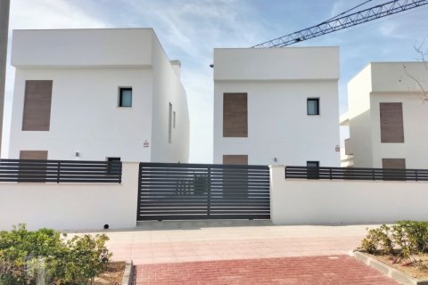 Villa for sale in Pilar de la Horadada, Alicante, Spain 3 bedrooms, No. 168219 - photo 26