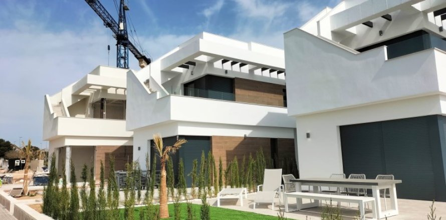 Villa in Pilar de la Horadada, Alicante, Spain 3 bedrooms, No. 168219