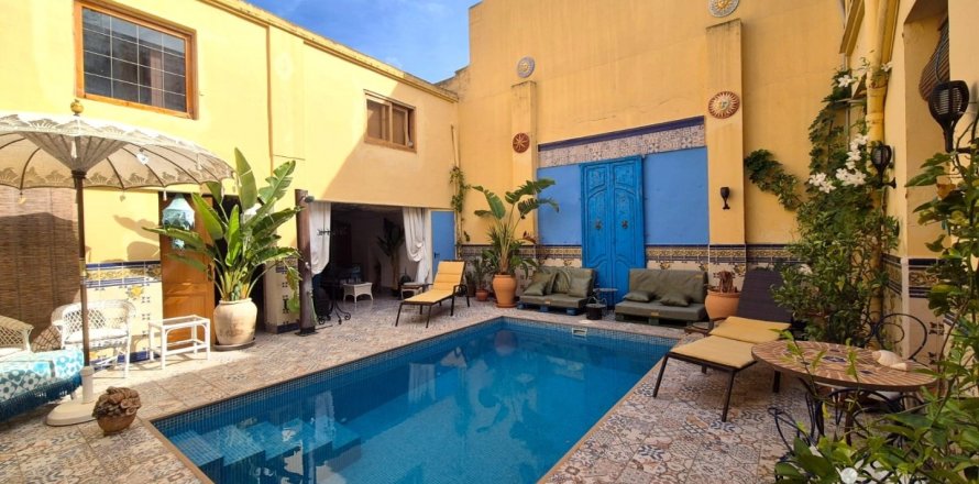 Rindu māja Sanet Y Negrals, Alicante, Spānijā 8 istabas, 334 m2 Nr. 153861