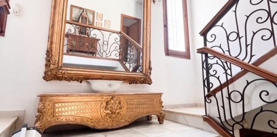 Сasa en Málaga, España 6 dormitorios, 430 m2 No. 153857