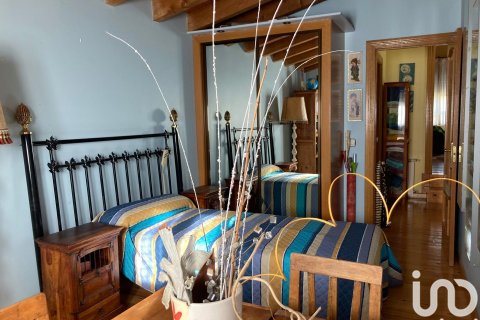 Сasa en venta en Villaturiel, León, España 3 dormitorios, 330 m2 No. 153856 - foto 28