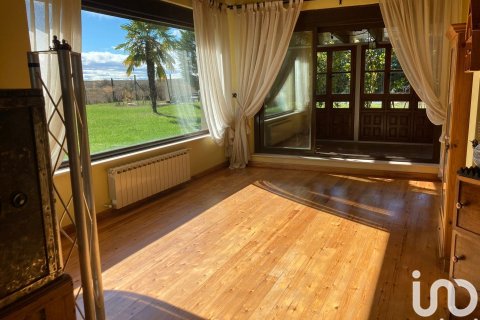 Сasa en venta en Villaturiel, León, España 3 dormitorios, 330 m2 No. 153856 - foto 12