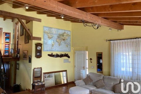 Сasa en venta en Villaturiel, León, España 3 dormitorios, 330 m2 No. 153856 - foto 9