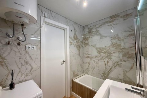 Apartment for sale in Torrevieja, Alicante, Spain 1 bedroom, 54 sq.m. No. 184256 - photo 20