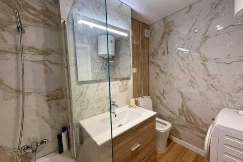 Apartment for sale in Torrevieja, Alicante, Spain 1 bedroom, 54 sq.m. No. 184256 - photo 17