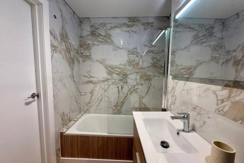 Apartment for sale in Torrevieja, Alicante, Spain 1 bedroom, 54 sq.m. No. 184256 - photo 19