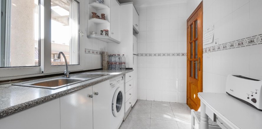 Appartamento a Torrevieja, Alicante, Spagna 2 camere da letto, 80 mq. N° 184259