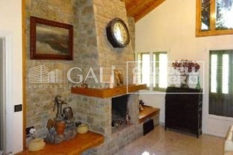 Huvila myytävänä Principado De Andorra (Ninguna Poblacion Tiene C.P.), Lleida, Espanja, 4 makuuhuonetta, 405 m2 No. 160354 - kuva 1