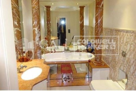 Huvila myytävänä Principado De Andorra (Ninguna Poblacion Tiene C.P.), Lleida, Espanja, 4 makuuhuonetta, 405 m2 No. 160354 - kuva 9