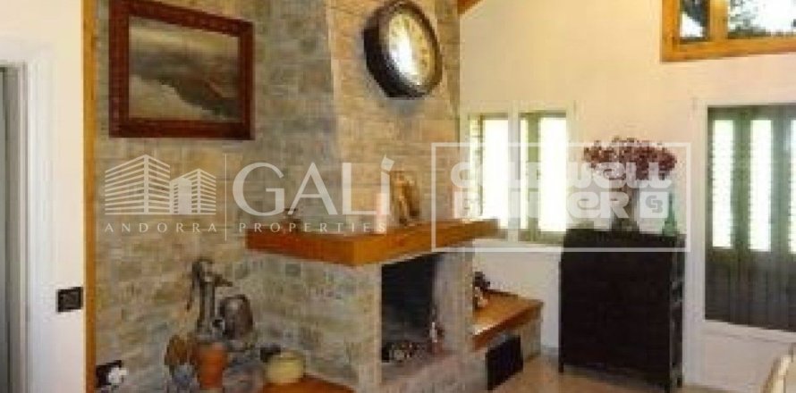 Villa à Principado De Andorra (Ninguna Poblacion Tiene C.P.), Lleida, Espagne 4 chambres, 405 m2 No. 160354