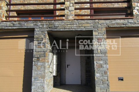House for sale in Principado De Andorra (Ninguna Poblacion Tiene C.P.), Lleida, Spain 4 bedrooms, 335 sq.m. No. 160353 - photo 8