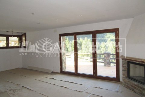 House for sale in Principado De Andorra (Ninguna Poblacion Tiene C.P.), Lleida, Spain 4 bedrooms, 335 sq.m. No. 160353 - photo 17