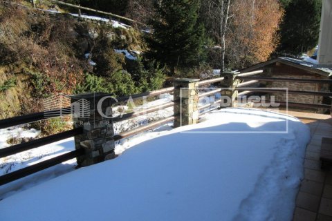 House for sale in Principado De Andorra (Ninguna Poblacion Tiene C.P.), Lleida, Spain 4 bedrooms, 335 sq.m. No. 160353 - photo 10
