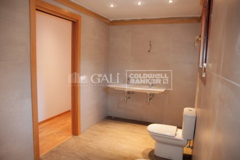 Продажа виллы в Андорра, Лерида, Испания 4 спальни, 260м2 №160352 - фото 22