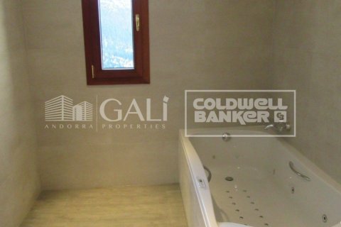 Продажа виллы в Андорра, Лерида, Испания 4 спальни, 260м2 №160352 - фото 23
