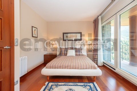 Villa till salu i Principado De Andorra (Ninguna Poblacion Tiene C.P.), Lleida, Spanien 6 sovrum, 586 kvm. Nr. 160351 - foto 10