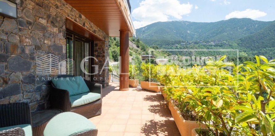 Villa i Principado De Andorra (Ninguna Poblacion Tiene C.P.), Lleida, Spanien 6 sovrum, 586 kvm. Nr. 160351