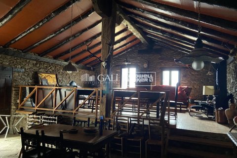 Villa for sale in Principado De Andorra (Ninguna Poblacion Tiene C.P.), Lleida, Spain 120 sq.m. No. 160349 - photo 5