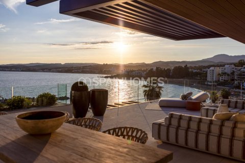 Kattohuoneisto myytävänä Estepona, Malaga, Espanja, 3 makuuhuonetta, 203 m2 No. 113433 - kuva 18
